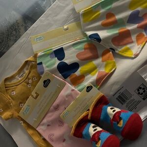 Gerber Multicolor Heart Bib Set